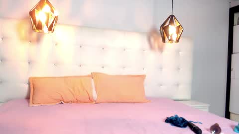 karlla scarlet online show from 12.29.24