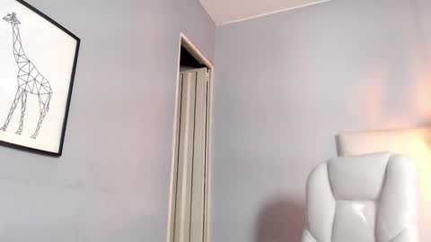 karlla scarlet online show from 12.31.24