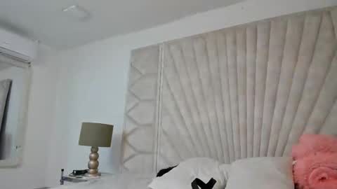 Jade  online show from 09.27.25