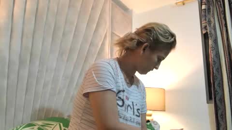 Jade  online show from 11.05.25