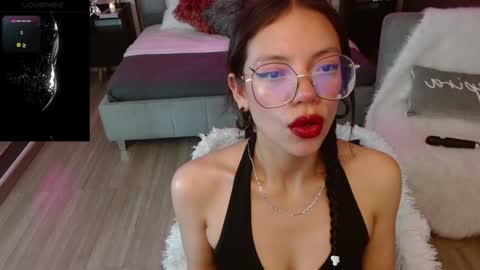 Snapshot of jade_storm_ chatting on 01.25.25 JADE online show from 01.25.25