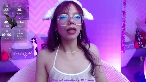 Snapshot of jade_storm_ chatting on 10.11.25 JADE online show from 10.11.25