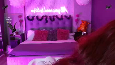 Snapshot of jade_storm_ chatting on 10.16.25 JADE online show from 10.16.25