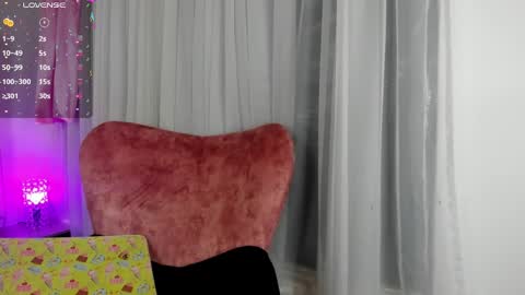 Snapshot of jade_white_ chatting on 01.14.25 jade white online show from 01.14.25