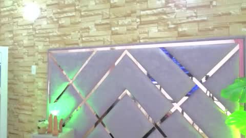 jade white  online show from 01.08.26