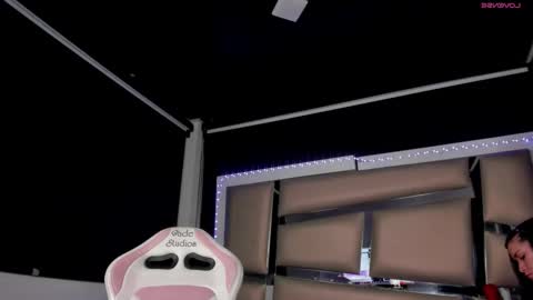 Snapshot of jadeestudios chatting on 09.12.25 jadeestudios online show from 09.12.25