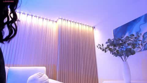 JADE EVANS online show from 12.11.24