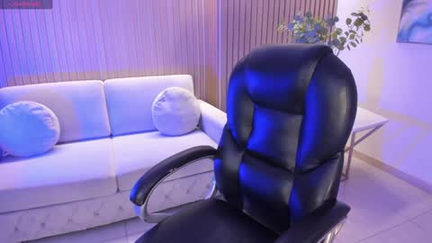 JADE EVANS online show from 12.22.24