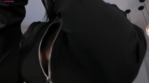 JADE EVANS online show from 01.03.25