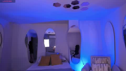 JADE EVANS online show from 01.05.25