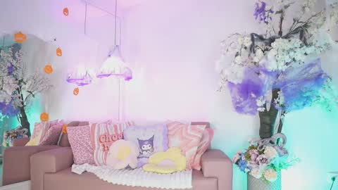 Jade Summer online show from 10.24.25