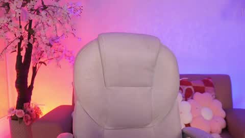 Jade Summer online show from 04.18.26