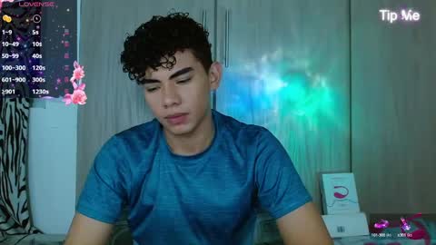 Snapshot of jaedasky_ chatting on 12.12.24 javi15 online show from 12.12.24