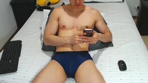 Snapshot of jahshot4 chatting on 09.19.25 jahshot4 online show from 09.19.25