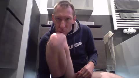 Snapshot of jak_81 chatting on 12.11.24 jak_81 online show from 12.11.24