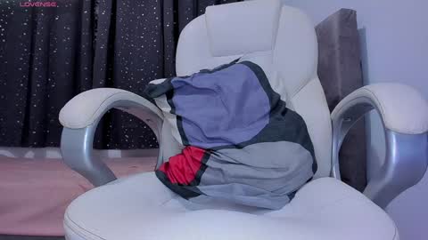 Snapshot of jake_evanss_ chatting on 12.11.24 JAKE online show from 12.11.24