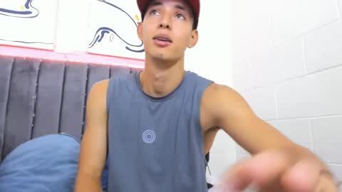 Hi guys im new 3 online show from 02.04.25