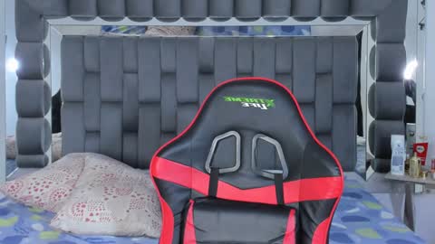 my name is sebas If you come here dont hesitate to say hello Im a guy who really likes having conversations and having hot online show from 12.28.24