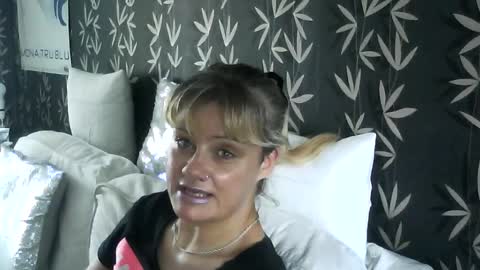 Snapshot of jakkilouise chatting on 07.15.26 JAKKI LOUISE pornstar online show from 07.15.26