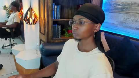   online show from 03.08.25