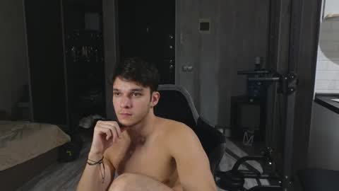 Snapshot of james_friends chatting on 03.08.26 James online show from 03.08.26