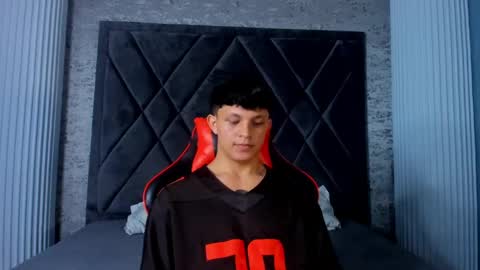 Snapshot of jamesgolden_ chatting on 03.02.25 jamesgolden_ online show from 03.02.25