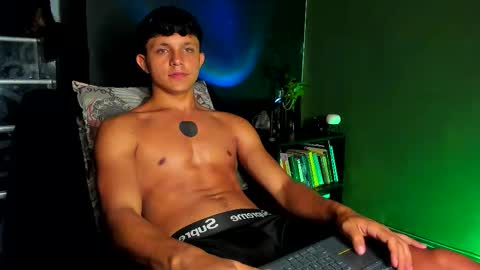 Snapshot of jamesgolden_ chatting on 09.20.25 jamesgolden_ online show from 09.20.25