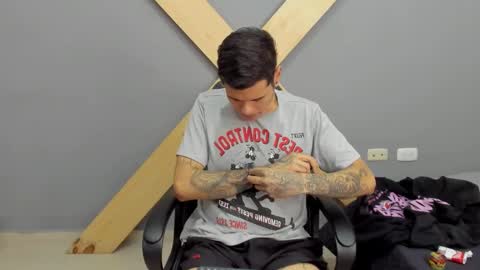 Snapshot of jamesinked_ chatting on 12.16.24 Jamesinked  online show from 12.16.24