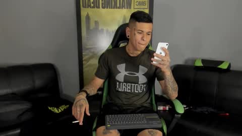 Snapshot of jamesinked_ chatting on 12.21.24 Jamesinked  online show from 12.21.24