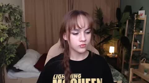 Snapshot of jamie_chung chatting on 11.13.25 jamie_chung online show from 11.13.25