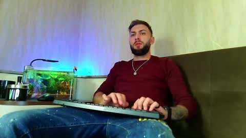 Snapshot of jamienoxus chatting on 03.08.25 Robbie online show from 03.08.25