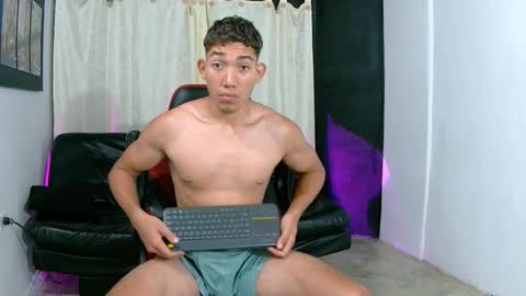 Jamithindependent model online show from 04.10.26