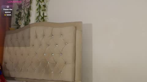 Snapshot of jana_thomson chatting on 11.14.25 karol online show from 11.14.25