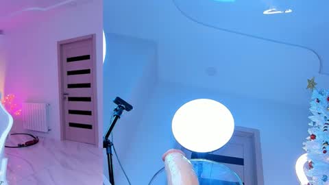 Jenia online show from 12.03.24