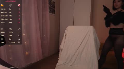 jane_kinn online show from 11.30.25