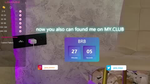 Snapshot of jane_meys chatting on 01.10.25 your kitty JANE roawww online show from 01.10.25