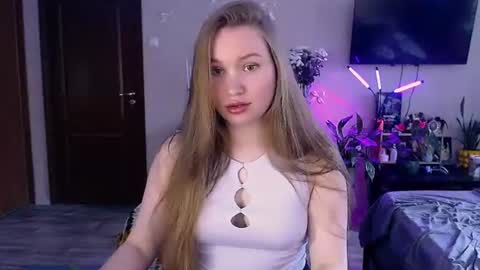 Snapshot of janeblossomhot chatting on 06.18.26 Jane online show from 06.18.26