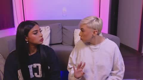 Snapshot of janehart_ chatting on 12.11.24 Jane online show from 12.11.24