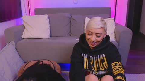 Snapshot of janehart_ chatting on 12.14.24 Jane online show from 12.14.24