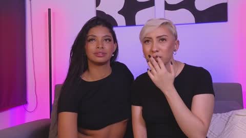 Snapshot of janehart_ chatting on 12.14.24 Jane online show from 12.14.24