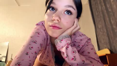 Aleksia online show from 11.22.25