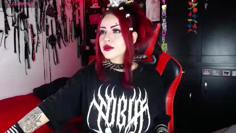 Snapshot of janna_ink chatting on 12.31.24      online show from 12.31.24