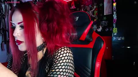 Snapshot of janna_ink chatting on 01.07.25      online show from 01.07.25