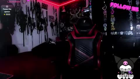 Snapshot of janna_ink chatting on 09.25.25      online show from 09.25.25