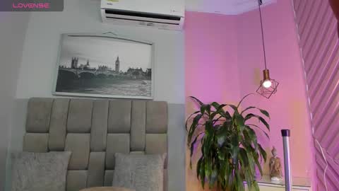 Janna online show from 10.24.25