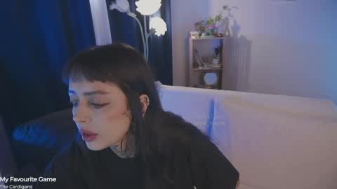Snapshot of janne_maybe chatting on 04.10.26 jmaybe e online show from 04.10.26
