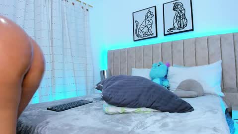 Snapshot of janne_moore chatting on 02.18.25 Jane online show from 02.18.25