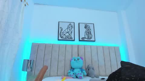 Snapshot of janne_moore chatting on 03.10.25 Jane online show from 03.10.25