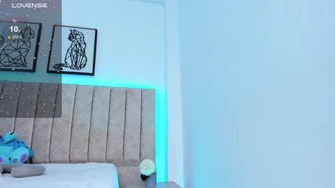 Snapshot of janne_moore chatting on 03.12.25 Jane online show from 03.12.25