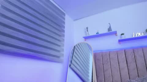 Snapshot of janne_moore chatting on 10.24.25 Jane online show from 10.24.25